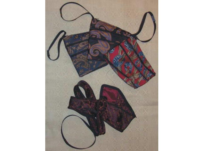 Meikkilaukku kravatista